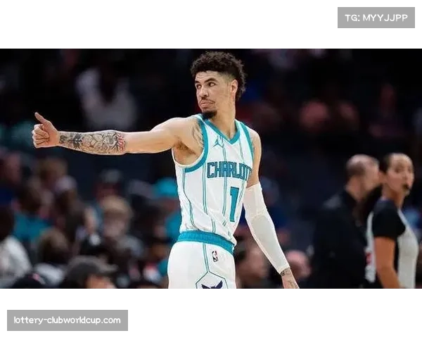 黄蜂22分大逆转战术调整分析 拉梅洛鲍尔带伤坚持全场